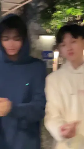 Yang sebelah ga ngajak yauda ber 2 aja @monsi 