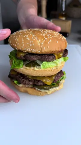 Big Mac 100% Maison Bien Meilleur qu'au McDo 🍔 J'te partage le détail de mes recettes sur Instagram ➡️chef_theo_lignani⬅️ #bigmac #mcdonalds #faitmaison #fastfood 