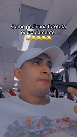 Siempre pidan la foto educadamente 😂😂😂😂😂😂 #fotos #viral #videoviral #video #humor #humorista #sonrisas #risas #comedia #humorycomedia #parati #paratii