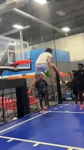 lots of skyzone content coming soon👀😂 #fyp #basketball #dunk #jump #dunker #sports #vertical #skyzone #slamball #trampoline #viral #DH23 