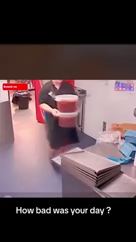 🤦🏽‍♂️🤣 #badday #pizza #pizzalover #sauce #dominoes #betterdays #fail #fyp #capcut #failarmy 