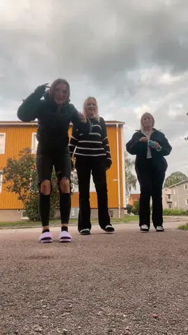 Riktig banger #fyp #svärpåminmammaattjagskalikaochfölja #gnaget #fördigsidan #tamigtillforyou #foryoupage❤️❤️ #foryoupage #foryou #gnagetärlaget #ivanturina 