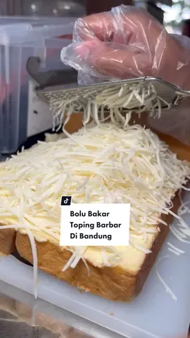 Bulo bakar & Roti Denox Montox di Kurdi, Bandung harga sekitar 20-30 Ribuan #LarissaBakery #RotiDenox #BoluBakar #BoluBakarLarissa #Bandung #kuliner17an #Serunya17an #ViralDiTiktok #SerunyaBelajar #KulinerTiktok #KulinerBandung #SerunyaKuliner #YukKulinerBareng 