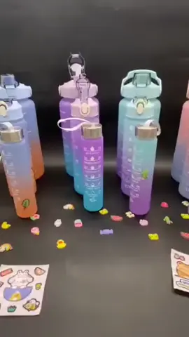 Kit 3 Garrafa De Água Squeeze Galão 2l Litros Motivacional Academia Colorida. #garrafa #garrafalitrão  link nos comentarios!