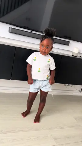 Fling yah shoulda #foryou #fyp #fypシ #foryoupage #dancetok #dancetiktok #dancehallchallenge #bashment #kidsoftiktok #carribeangirl 