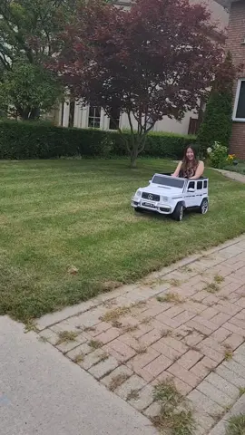 Finally rode a kid's electric car - bucket list checked! 🤗 #funactivity #toycar #sofun #summeractivities #bucketlistchecked #riding #ridingsolo #newexperience #minicar #playtime #carride #Toronto #fyp 