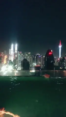 #regaliatheskypool at #night #viewdeck #skypool #swimmingpool #kualalumpur #cityview #kl #malaysia #klmalaysia #hotel #suites #regalia #nightswimming 
