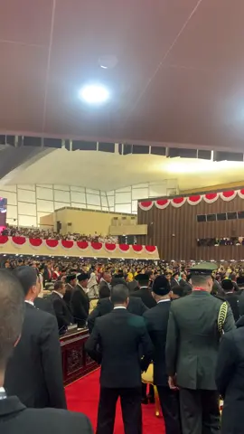Presiden Republik Indonesia @JOKO WIDODO @JOKOWIDODO meninggalkan Ruang Rapat Paripurna DPR RI setelah “Pidato Kenegaraan Presiden RI Menyampaikan RUU APBN” 16 Agustus 2023  #jokowidodo #presidenjokowi #dpr #dpdri #mprri 