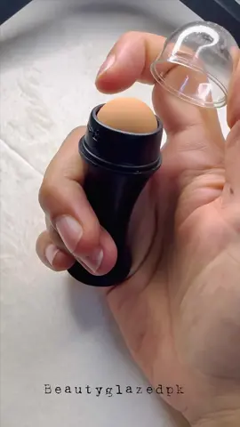 Do you know how it works ?  Volcano oil avsorbing roller traget your oil without taking off foundation  place in your purse for touch up  Price 1000/- only  Available on website  Www.beautyglazedpk.com