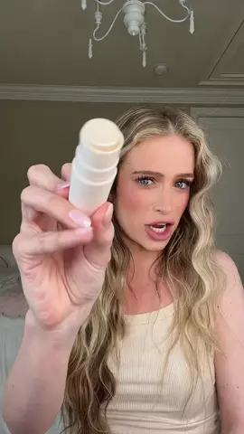 Trying the @SHEGLAM #highlighter !!✨