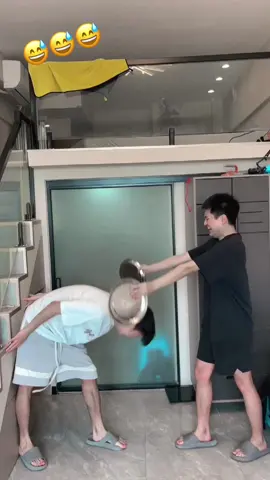 The power of the head 👍 #funny #fyp #viral  @DOGMUKA VLOG 