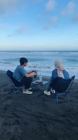 Siapa yg udah ada wishlist nikmatin senja di tepi pantai? Yuk bikin wishlistmu makin sempurna pakai kursi dan meja lipat dari ranan.outdoor Simple bgt bawanya, no ribet2, yukkk boleh DM langsung #kursilipatoutdoor #kursilipatcamping #sewakursilipatjogja #piknik #sewakursimejalipat #kursilipatjogja #visitjogja2023 #pantai #pantaiglagahkulonprogo #kulonprogo #fypシ #memories 