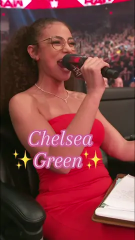 He was in AWE… as he should be 🤩🎤 #WWE #SamanthaIrvin #ChelseaGreen #SonyaDeville 