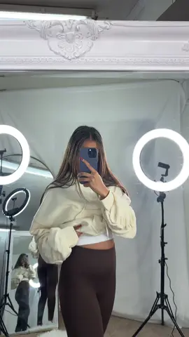 New hoodies new colour leggings. Streetstyle #Love #seemeinthat #ad #StreetStyle #hoodie #leggings #fashion #fypシ 