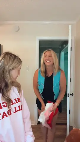 Omg!! These are the cutest matching shirts from Beepumpkin 💕#fyp #motherhood #motherdaughter #twinsoftiktok #favfamily5 #matchingoutfits #motherdaughterduo #meangirls #packman @MykelaL 