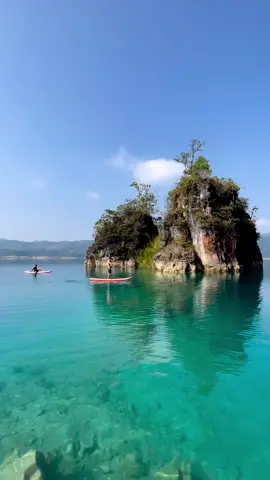 Escuchamos que quieres alejarte de todo por un rato. ¿Qué te parece esto?   🌿✨ 📸:@likealocalsancris #VisitChiapas  #MeEncantasChiapas #VisitMexico #Chiapas #LagoTziscao