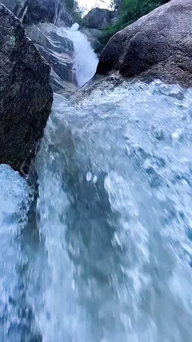 In order to good visual effect l climbed tens fo meters of the edge of the cliff and finally stuck to it l hope you like it #nature #scenery #travel 