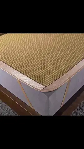 Gối và chiếu điều hoà loại đẹp giá chủ mấy trục đến hơn trăm thôi ak đủ loại kích cỡ giường .
