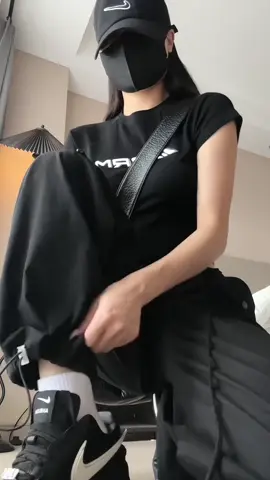 ngầu đéttt😎😎#phoidoxinh #outfit #doxinh #clothes #moingaymotoutfit #fypシ゚viral 