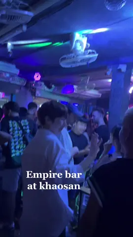 Khaosan night #khaosanroad #empirebar #khaosan #bangkokclub #bangkoknight #bangkoklife #バンコク在住 #タイ生活 #バンコク生活 #タイ🇹🇭 #バンコク夜遊び #タイ夜遊び #バンコク 