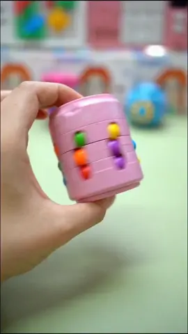 Cubo Mágico Giratorio 🥳🤩🐭 #cubomagico #canspinnercube #funny #VocêNasceuParaMudar 
