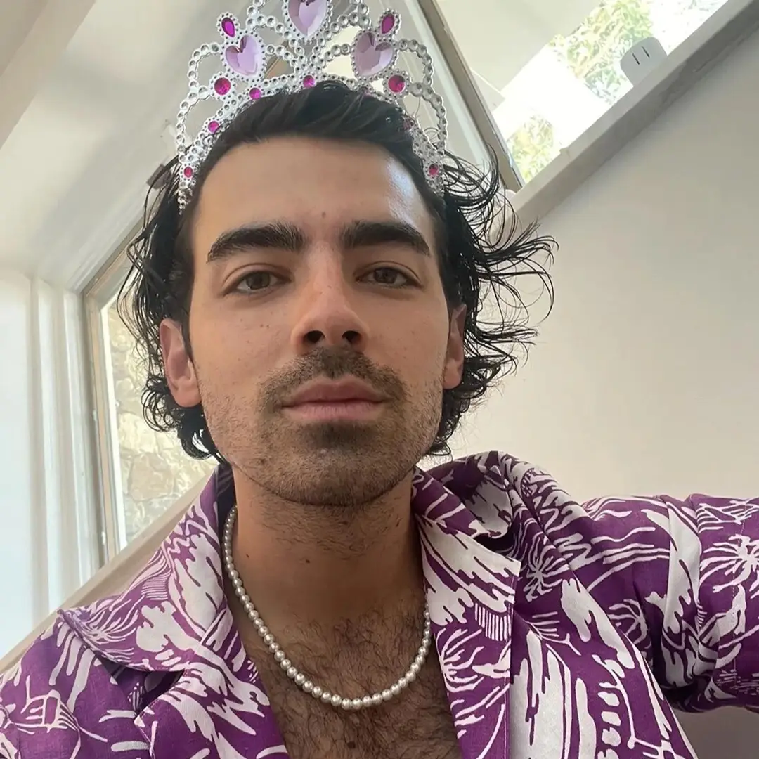 He is home 🫶 @TikTok @joejonas #joejonas #nickjonas #kevinjonas #Home #sabrinacarpenter #fyp #trending #views #relatable #goviral #getviews #likes #getlikes #dontflop #foryoupage #plsdontflop #hesitatejonas 