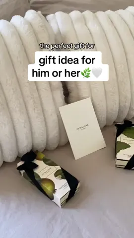one for me, one for him #justbecause 🤍 Jo Maline gifted me two of their gorgeous unisex colognes and I’m so excited to share them with my partner🫶🏼 @Jo Malone London #jomalonelondon #perfectpresent 