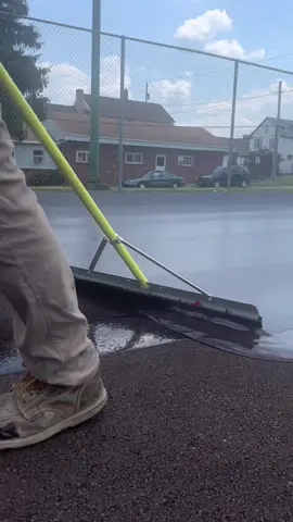 When your man has the most satisfying job! #satisfyingvideo #fyp #fy #bluecollar #tennistiktok #tenniscourtsresurfacing #boyfriend #working 