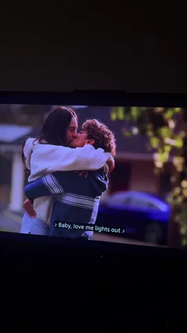 SCREAMING AND CRYING #thesummeriturnedprettycast #lolatung #thesummeriturnedpretty #TEAMJELLY #teamjeremiah #gavincasalegno #teambellyandjere