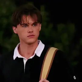 in honor of exile being included in the absolute heartbreak that was the season 2 finale… #thesummeriturnedpretty #bellyconklin #conradfisher #bonrad #teambonrad #heartbroken #exile #taylorswift #tsitps2finale #tsitps2ep8 (scp: zendayascps)