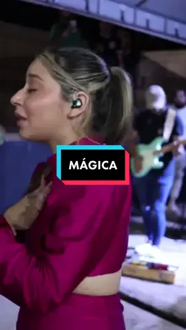 Sentindo a luz do Sol tocando a alma😍✨ #mariliatavares #fortaleza #calcinhapreta