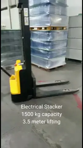 electrical stacker in pakistan. 1500 kg capacity 3.5 meter lifting height. #forklift #stacker #liftingequipment #lifter #pakistan #foryou #tiktok #warehouse #materialhandling 