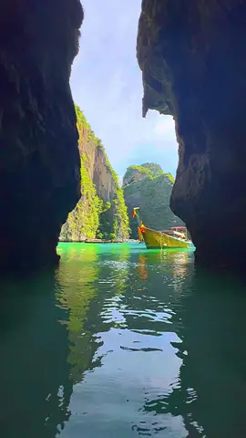 Feeling the Vibrations of Nature 🌴🌿 📍Pileh Lagoon Cave 🏝️ Krabi , Thailand 🇹🇭#thailand #travelthailand #thailandtravel #beach #islandlife #pilehlagoon #krabi #phiphiisland #kohphiphi #travel 