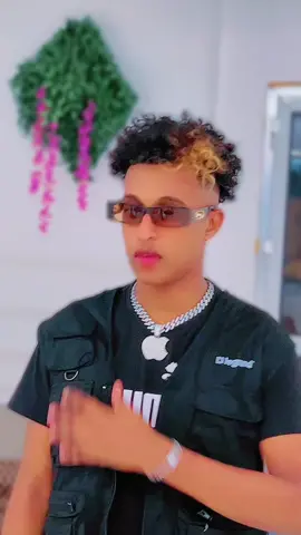 it hurts😅. Who is really ready to fight with me, Ethiopian dances 🇪🇹🙈#foryou #viral #foryoupage #fpy #dosehld8 #goossgooss💃💃💖💕❣❣ #somalitiktok #🇩🇯🇸🇴 #fpyシ 