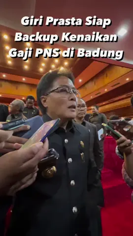Statemen Bupati Badung Nyoman Giri PRASTA soal isu kenaikan gaji PNS / ASN di Kabupaten Badung. Dirinya menegaskan bila kenaikan gaji itu dibebankan ke daerah, dirinya tidak mempermasalahkan apabila keuangan Pemda Badung siap. @Giri.Prasta @Dinas Kesehatan #balikonten #giriprasta #bupatibadung #bares #bupatibares #pdipbadung 