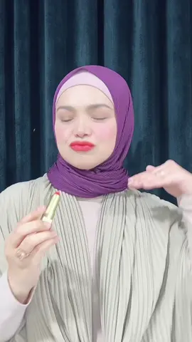 Tengok lah @Siti Nurhaliza vibing dengan SimplySiti Argan Lipstick! Gojesss sangattt🤩 Boleh riki2 kat beg kuning kami ya ------------- 🔥ARGAN COSMETICS ALL @ 20% OFF!!🔥 Uolssss! Jom dapatkan produk ARGAN COSMETICS dengan potongan harga sebanyak 20%! Rugi siapa yang tak grab promo ni! (Promosi untuk 3 hari jer! 18-20 AUG 2023) 20% OFF ✅Argan Wonder Powder ✅Argan Wonder Foundation ✅Argan Kajal Waterline ✅Argan Wonder Lipstick Cepat grab offer ni sekarang di:  📌 TikTok Shop Simplysiti  #SIMPLYSITI #ForTheBeautyInYou #ArganCosmetics #toktitiktok #sitinurhaliza #ctdk #trending 