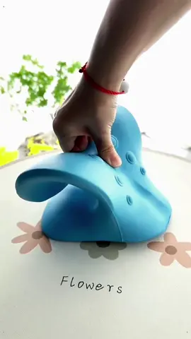 Let the cervical spine relax a bit. #goodthing #satisfying #massager #foryou #fyp 