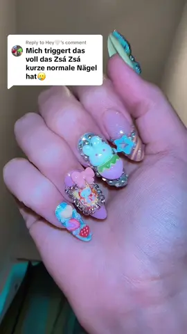 Replying to @Hey🤍  the nails are back 😌