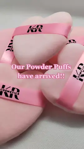 WE FINALLY HAVE OUR POWDER PUFFS!! AND THEY FEEL SOOOOOO SOFT!!! LAUNCHING THIS WEEKEND!! 😆😆😆 WHO'S EXCITED??! #flawlesspowder #flawlessmakeup #powderpuffs #makeuptools #makeupartist #puff #makeuppuff #makeup #beauty #BeautyTok #beautyhacks #makeuphacks #makeuptips 