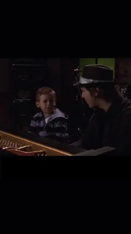 Who remembers when Jamie and Gavin sang the intro together🥹 #OneTreeHill #HaleyJamessScott #relatable #singing #idontwannabe #gavin #singersongwriter 