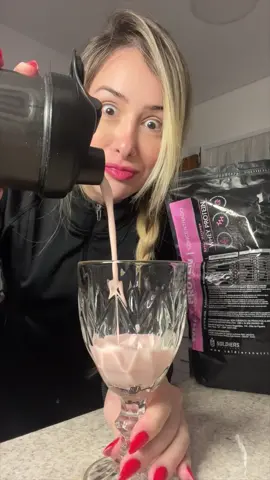 Só quem já provou nosso Whey de Morango sabe! 😍 #soldiersnutrition #whey #foryou #fy #react #academia 