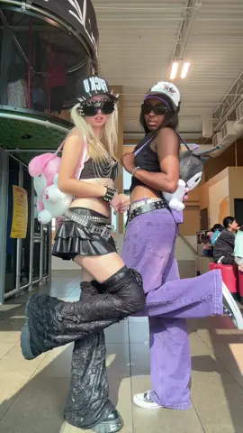 a mckaren reported us for dancing 😒🖤 #mcdonaldsgirlies #mcdonalds 