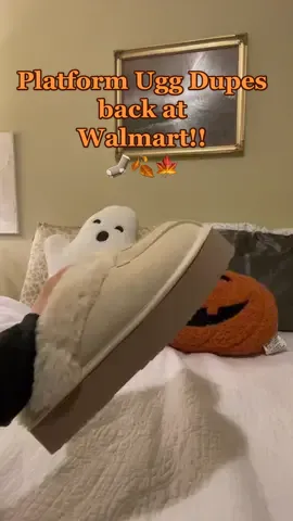 Best part… they’re only $18!! 🧦🍂 #uggdupes #platformuggs #walmartdupe #uggdoop #fallfashion #fallfinds #walmartfinds #platformuggdupe #walmartfall #rundontwalk #fashionhaul #fallaesthetic #mustbuy 