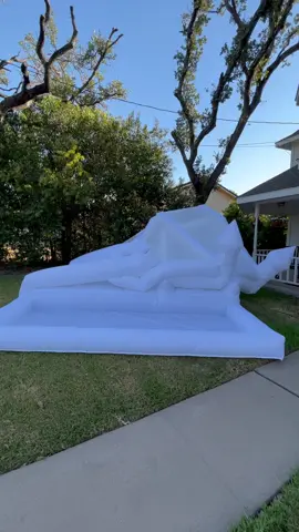 The Florence 🙌🏻 15x13 inflatable, with shade cover, slide and ball pit. Perfect for ALL ages // betterbounceatx.com for booking details