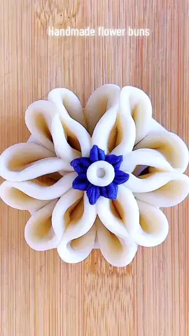 The first video is simple and beautiful. Do you like it?#foryou #usa #fly #tiktok #handmade #Steanedbuns #DIY #food #flour 