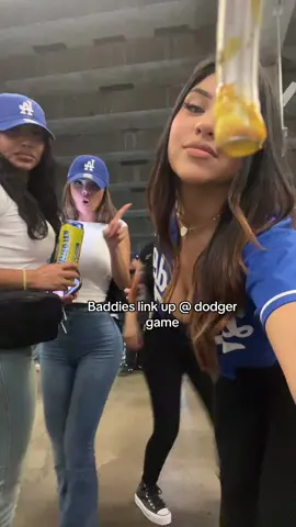 Baddies link up at dodger game 😝😝😝