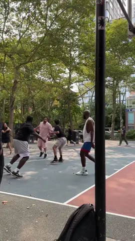 ADAM SANDLER playing ball #adam #sandler #comedian #hollywood #ballislife #basketballislife #NBA #basketball #forlife #amazingman 