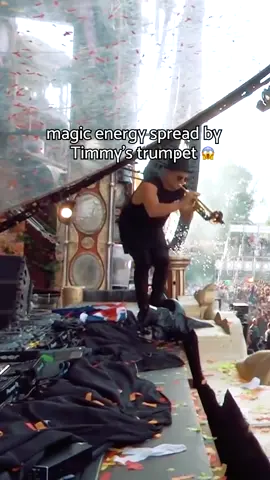 🎺 'Dragon' vs 'Infinity' with @Timmy Trumpet was so breathtaking 😎 #timmytrumpet #timmytrumpetlive #edmlife #edmlifestyle #edmnation #edmfamily #spinninrecords #hardwell #martingarrix #edmgirls #tomorrowland #djmag #edcorlando #dj #beatport #afrojack #marshmello #hardstyle #bigroom