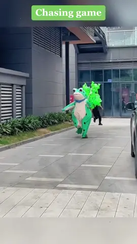 Frog’s chasing game.#frogmascot #frog #funnyvideos #mascot #tk #foryou #fyp 