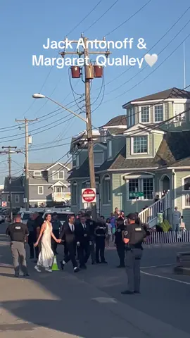 Jack Antonoff and Margaret Qualley’s wedding in LBI, New Jersey #newjersey #jerseyshore #jackantonoff #margaretqualley #longbeachisland #beachhaven #birdandbettys #parkersgarage #taylorswift #taylornation 